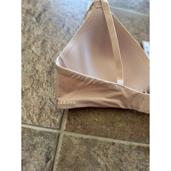 Skims Wireless Form T-shirt Bra Sand Size 36B - Picture 8 of 9
